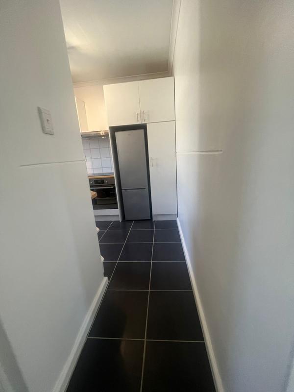 To Let 2 Bedroom Property for Rent in Vredehoek Western Cape